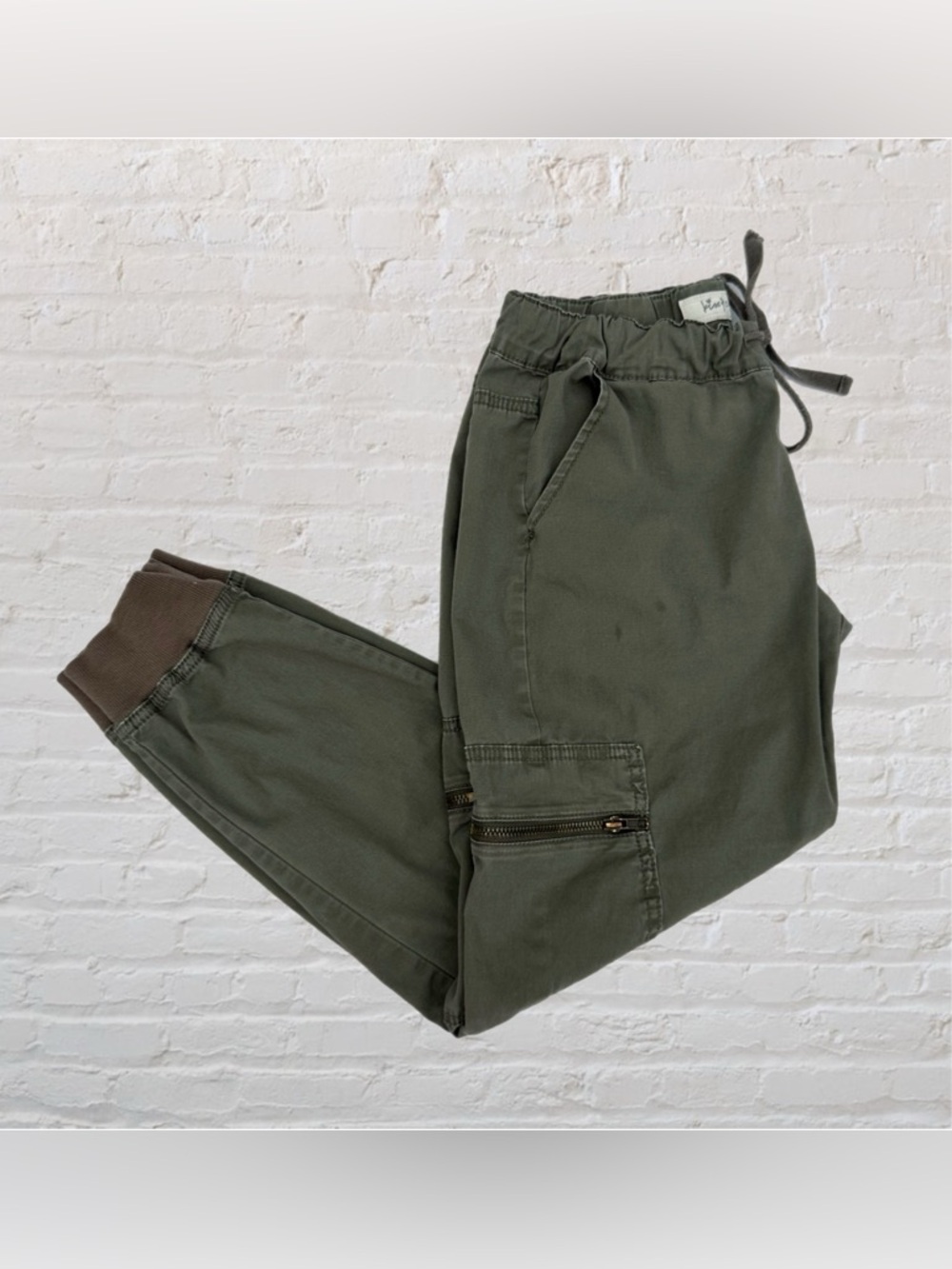Kiss & Cry Green Khaki Utility Cargo Joggers w/ Tapered Elastic Cuff Hem Medium